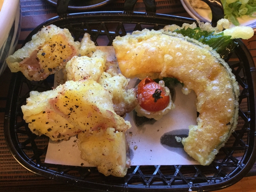 ふる里うどん　生ハムパイン天ぶっかけ　高松