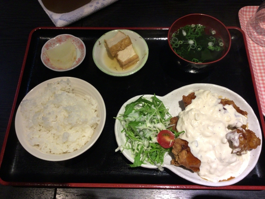 とり家慶一郎　チキン南蛮定食　ライオン通