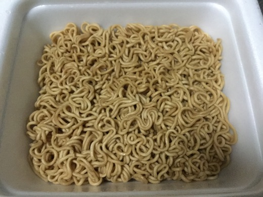 一平ちゃん　夜店の焼きそばチョコソース