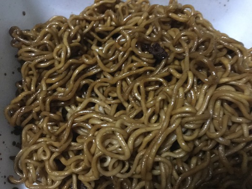 一平ちゃん　夜店の焼きそばチョコソース