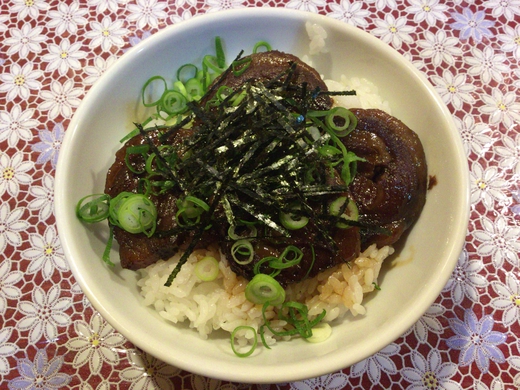 虎右ヱ門　チャーシュー丼　三豊
