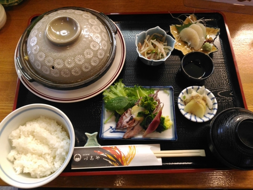 旬彩料理 以志や　柳川風陶板定食　志度