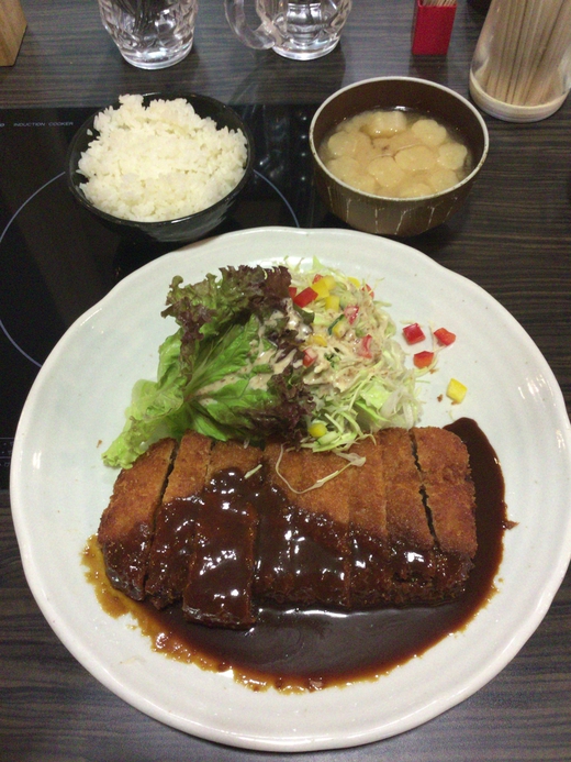 はらだ牧場高松おいしい広場店　わらじかつ定食