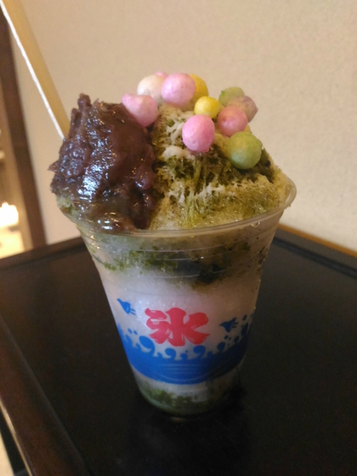 【新装開店】寳月堂　かき氷（抹茶＋練乳＋つぶ餡）　丸亀