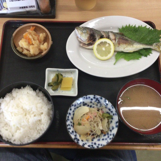 お食事処かもん　定食（魚）　高松市国分寺町