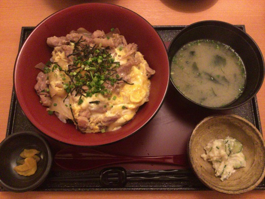 やまや(山鳥屋島店) 鶏屋の親子丼　高松市屋島西町
