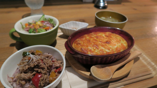 うどんは別腹 でぶ吉 Cafeくぐり ふわふわランチ 高松市 松島町