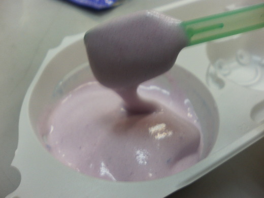 白い粉を練ってみた