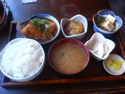 多賀町の食堂スマイリー　まかない小鉢定食