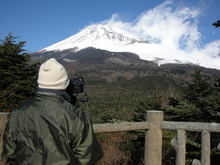富士山をぐるりと（６）　登山道くっきりと