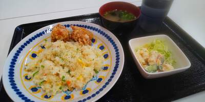カフェ第二楽章と三幸食堂と讃岐うどん　ぼっこ屋