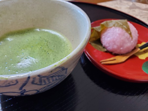 連れ合いのご接待ばかり～～