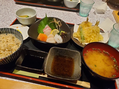 こんな所に割烹屋のランチ