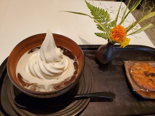 「コージーカフェ」で甘いもん