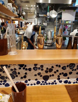 オープン二日目の「にぼし食堂」へ行ってみた。