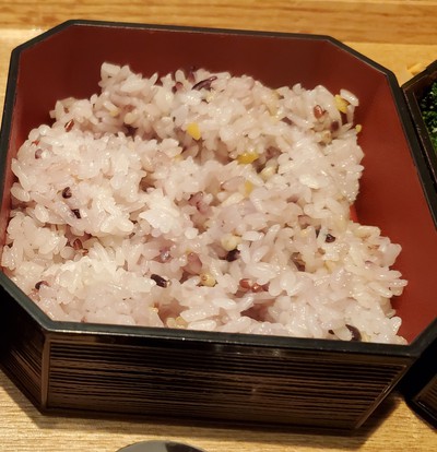 今日のランチは、風呂敷に包まれていた。