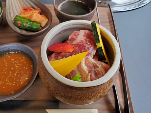ランチを始めたアゴラへ