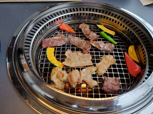 ランチを始めたアゴラへ