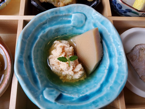 「風のじょうけい」楽しみな９種盛りランチ