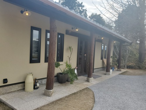 ランチ、うしおじさんのパンで済ます。