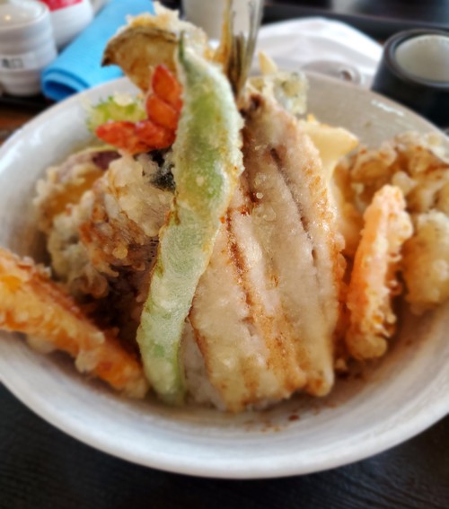 こちらの道の駅むれは、海鮮食堂 じゃこやでランチ