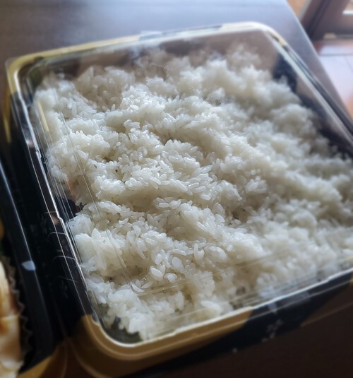 今夜は、手巻き寿司セットを買ってみた。