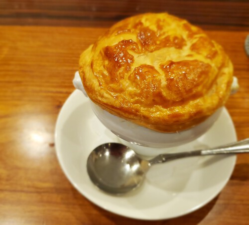 あみだ会新年会は「ビストロミューザンミュー」