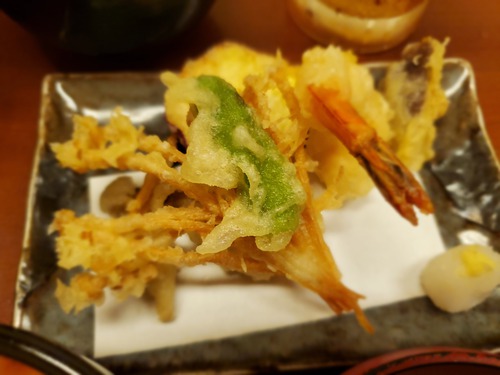 シニアデーのサービスランチはお得感がある。