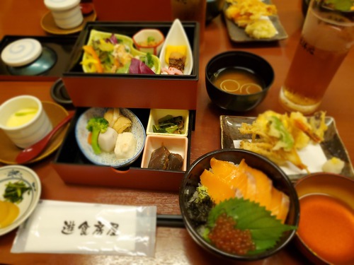 シニアデーのサービスランチはお得感がある。