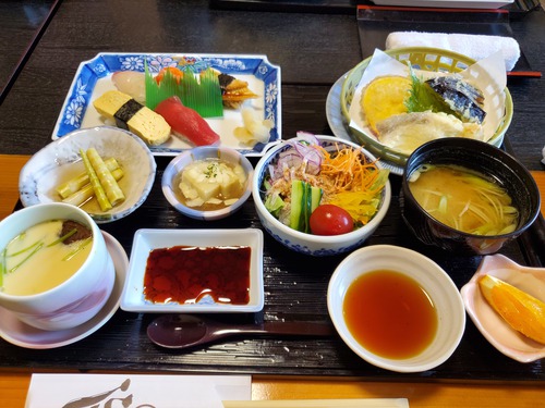 「寿司割烹こいし」の平日限定ランチに行く。