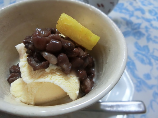 小豆アイスを作って食べる。