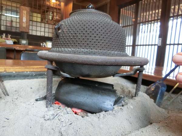 人気の古民家ランチに行く。