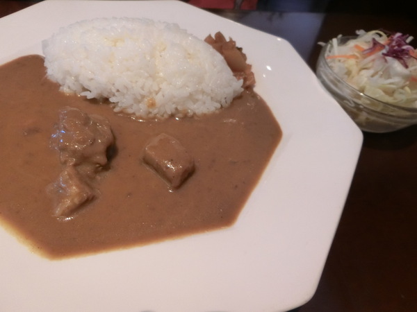 行きずりの『Cafe EST』でランチ