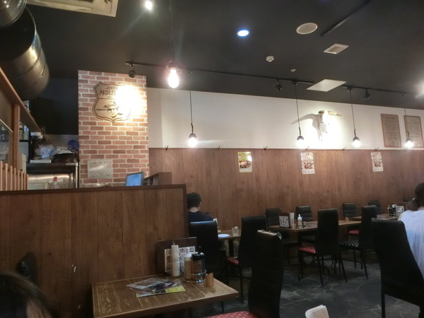 孫っちと行ったランチ店は、ステーキバル