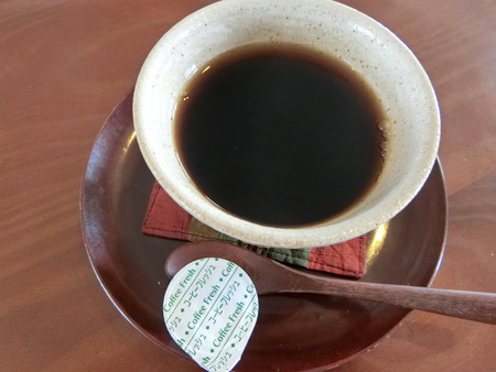 大人がくつろげるカフェ