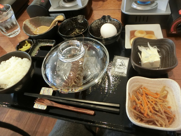 『Caféにがり衞門』で活き車海老ランチを食べる。