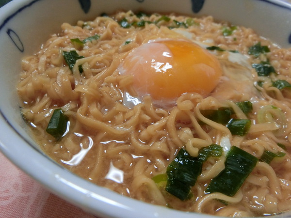 朝ドラ萬平さんのチキンラーメン（復刻版）を食べた。