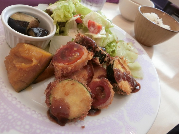 ８年ぶりの『カフェ　ヴィオレッタ』相変わらずママが美しい