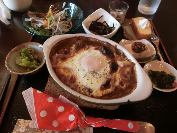 仲良しご夫婦との食事会は「コトラトラ珈琲」