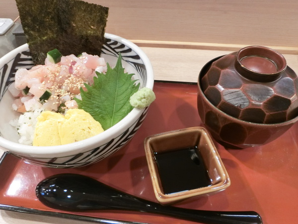 美味しく二度楽しめる『どんぶり割烹 板次郎』