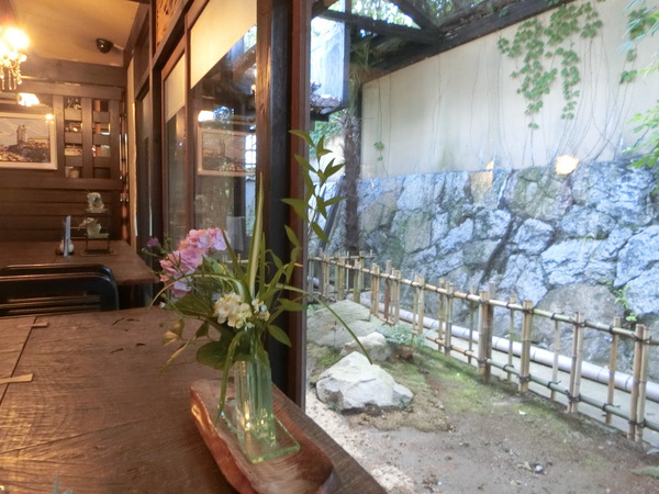 アンティークな茶房　古遊楽で白玉コーヒーぜんざい