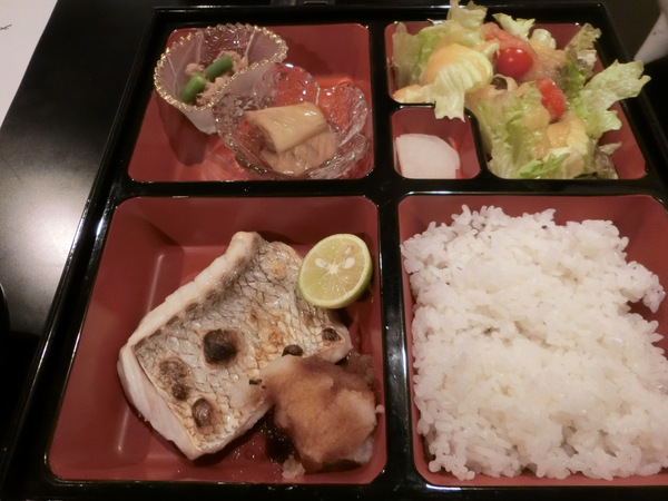 上品な店「食の雫 吟」でランチ