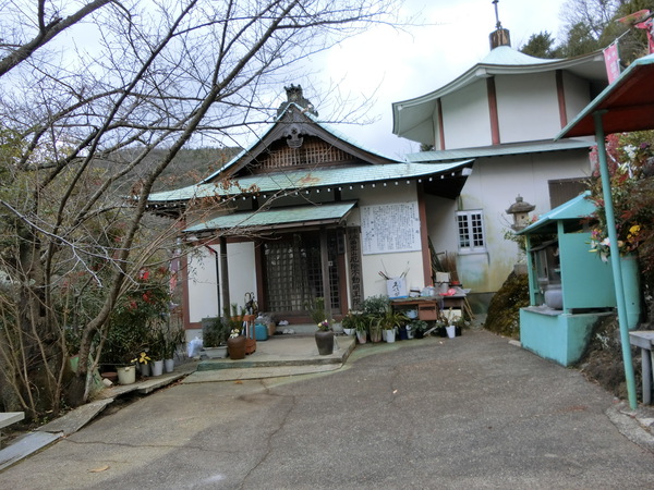石清尾八幡宮から峰山公園まで歩く。