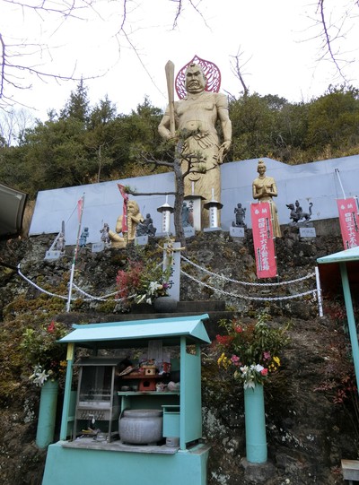 石清尾八幡宮から峰山公園まで歩く。