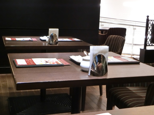 ティーサロンでおしゃれなランチ