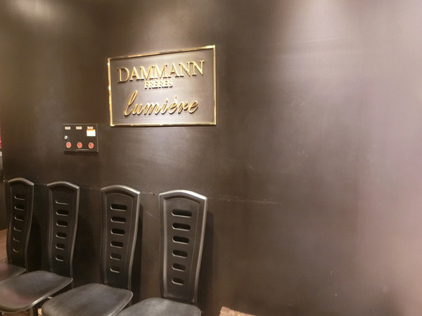 ティーサロンでおしゃれなランチ