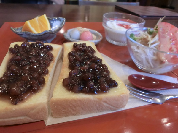 ハスとモーニングとエアーショーの長い一日