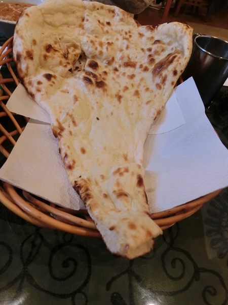 パキスタンインドカレーの店へ行く。