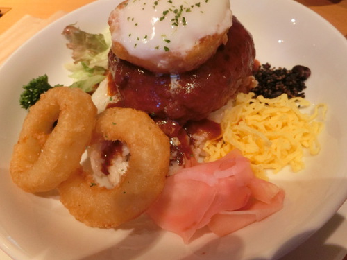 バルdiningあぶり　でランチ