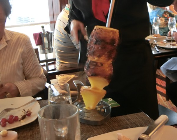 この日のディナーは、シュラスコ料理